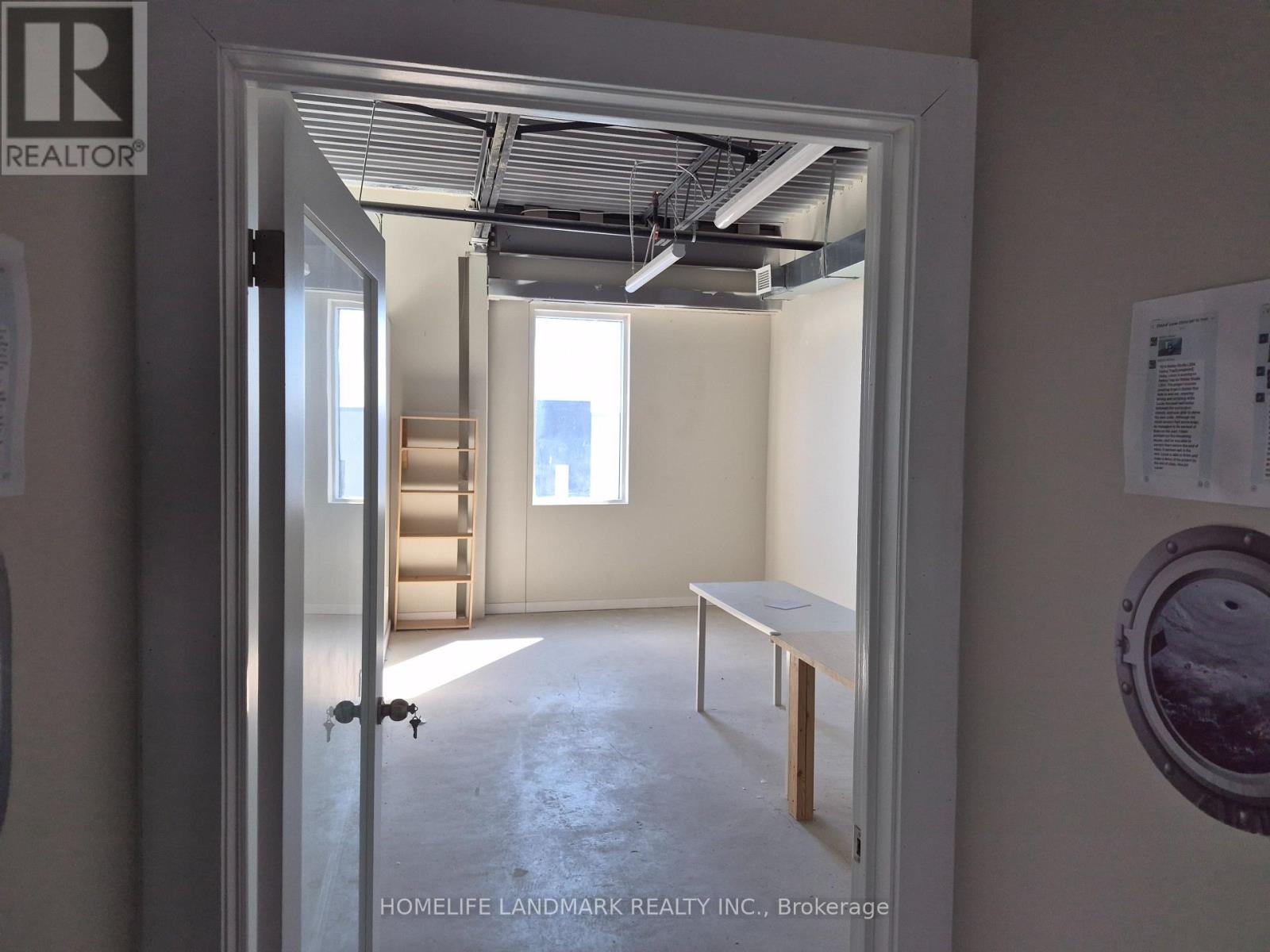 C106 - 5260 Solar Drive, Mississauga, Ontario  L4W 5E1 - Photo 6 - W12907800