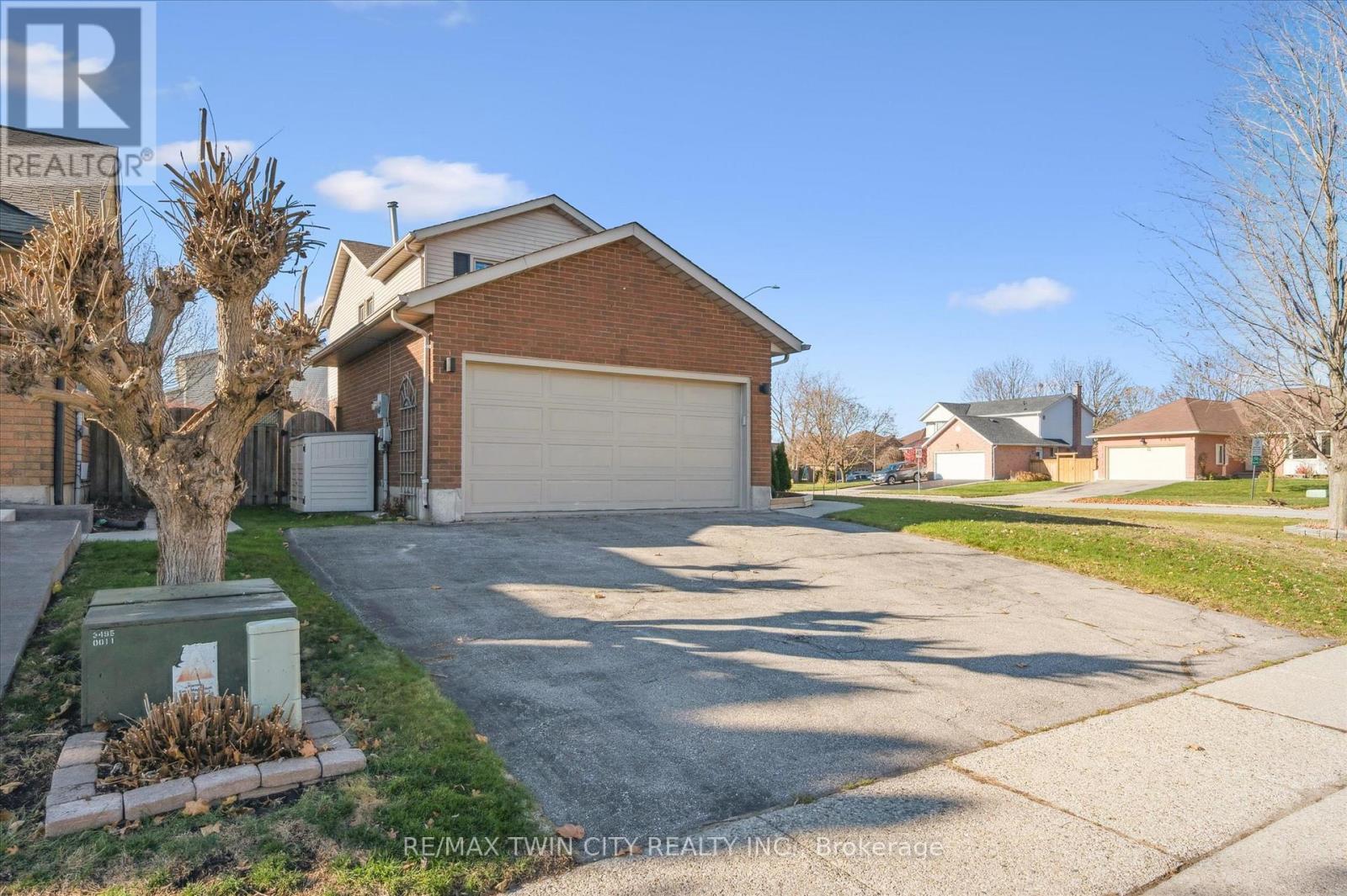3 Alona Avenue, Cambridge, Ontario  N3C 3Y5 - Photo 2 - X12907792