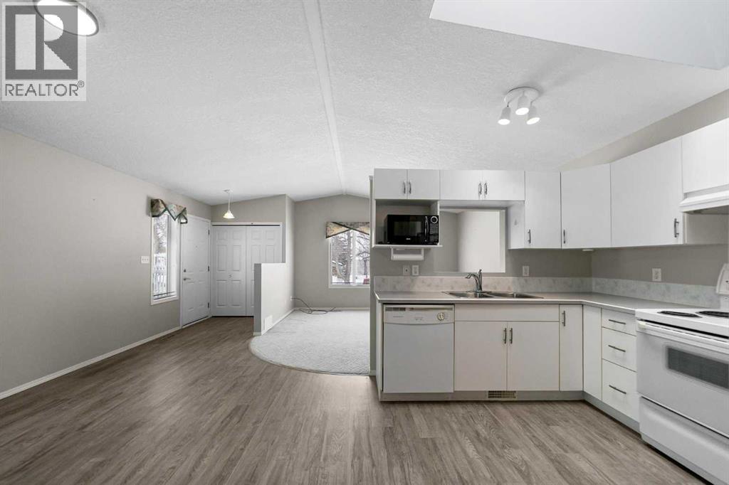 5213a 57 Street, Camrose, Alberta  T4V 2Y5 - Photo 6 - A2276601