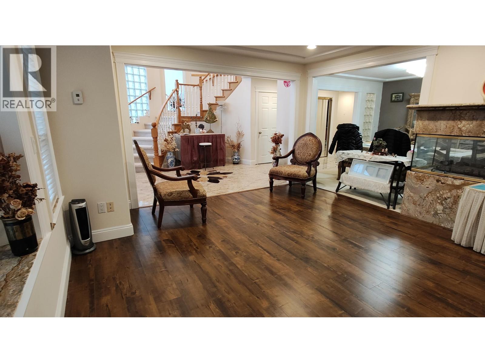 8675 Armstrong Avenue, Burnaby, British Columbia  V3N 2H4 - Photo 4 - R3101302