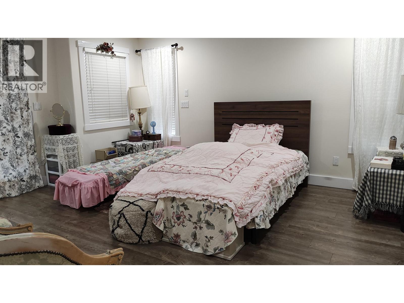 8675 Armstrong Avenue, Burnaby, British Columbia  V3N 2H4 - Photo 27 - R3101302