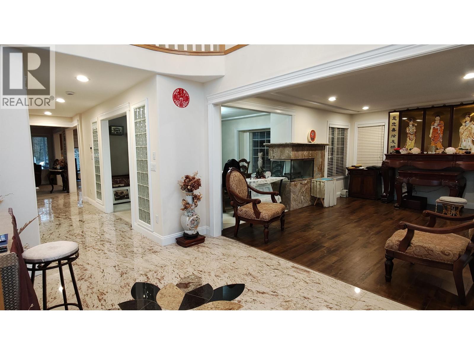 8675 Armstrong Avenue, Burnaby, British Columbia  V3N 2H4 - Photo 2 - R3101302