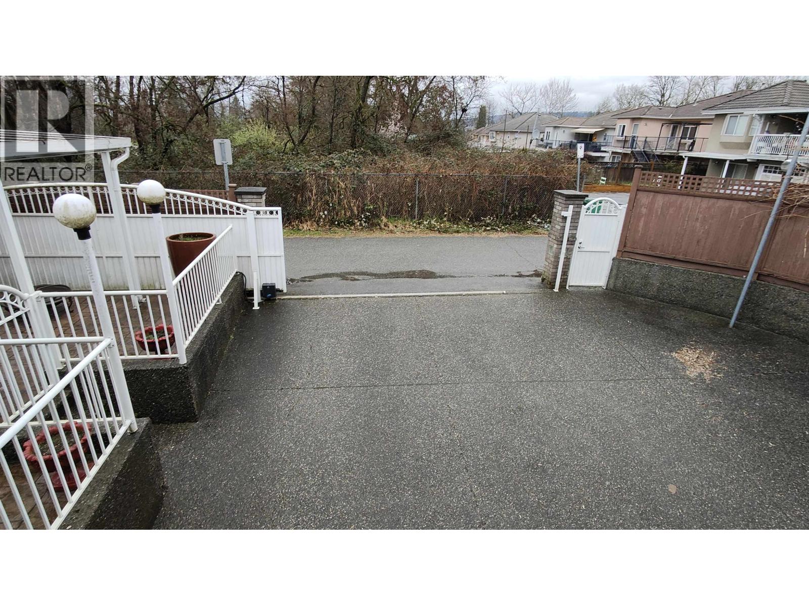 8675 Armstrong Avenue, Burnaby, British Columbia  V3N 2H4 - Photo 34 - R3101302