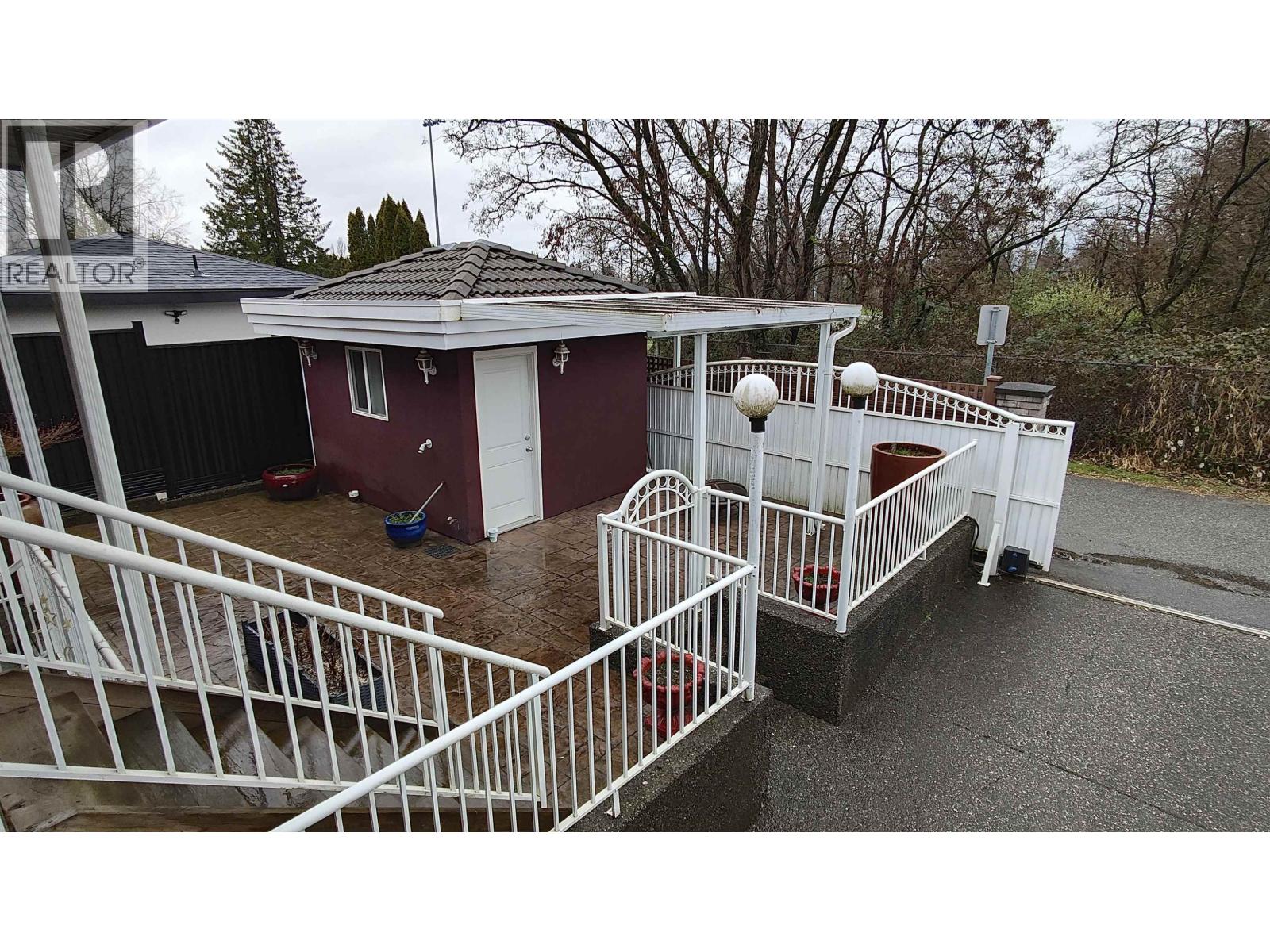 8675 Armstrong Avenue, Burnaby, British Columbia  V3N 2H4 - Photo 33 - R3101302