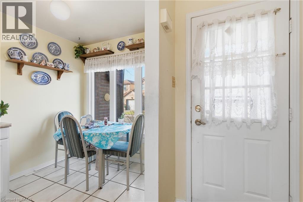 618 Barton Street Unit# 4, Stoney Creek, Ontario  L8E 4X3 - Photo 3 - 40797466