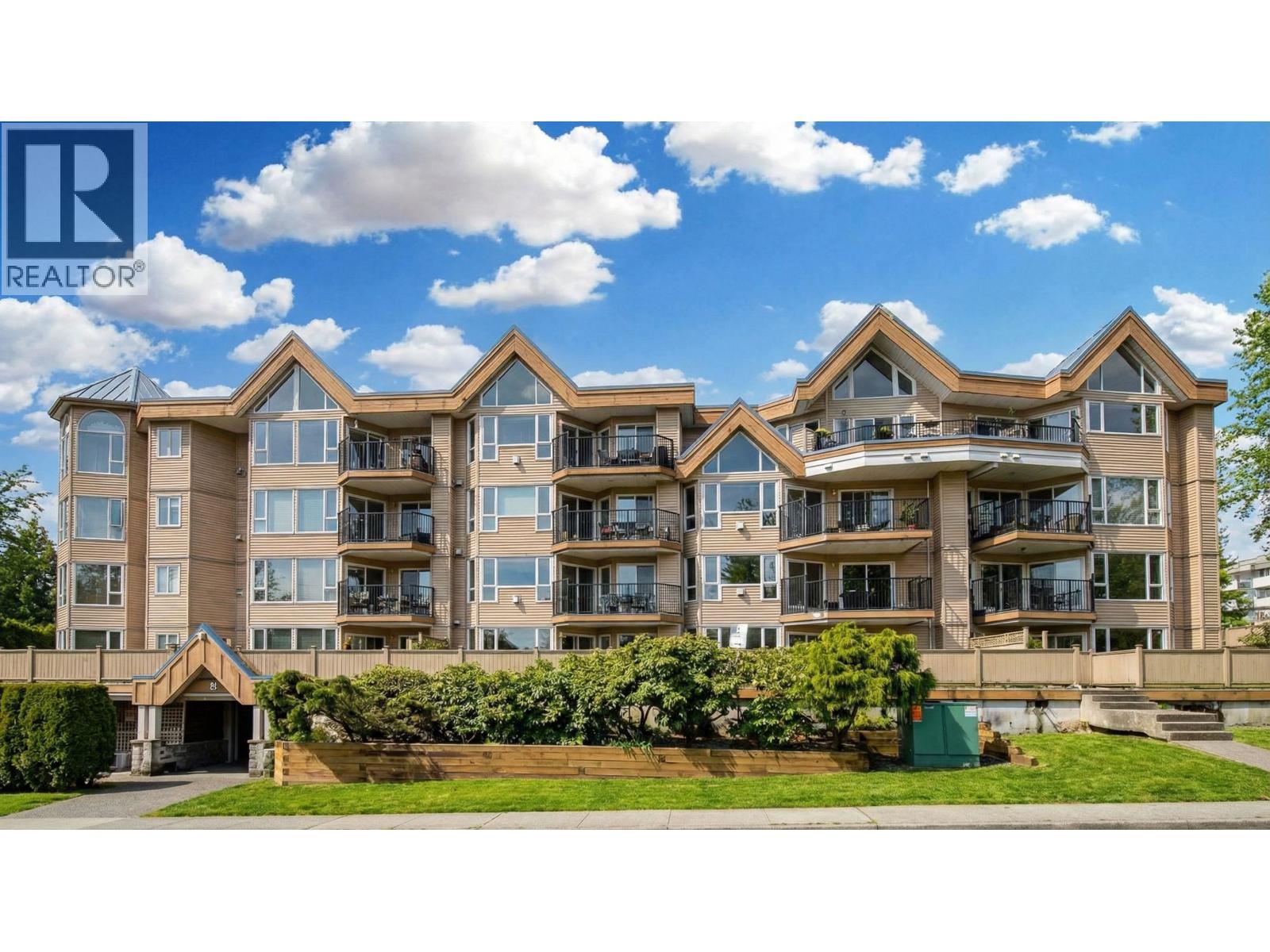 203 11595 FRASER STREET, Maple Ridge, British Columbia