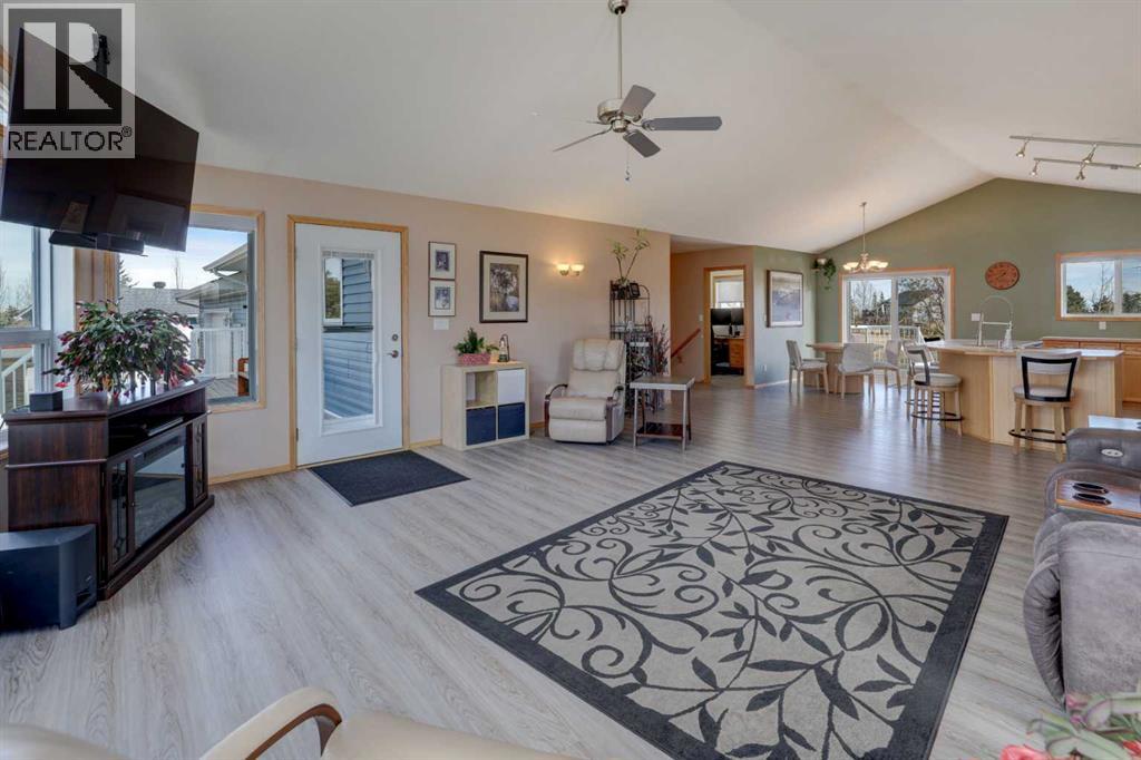 8 North Shore Court, Rural Rocky View County, Alberta  T1Z 0H4 - Photo 10 - A2295115