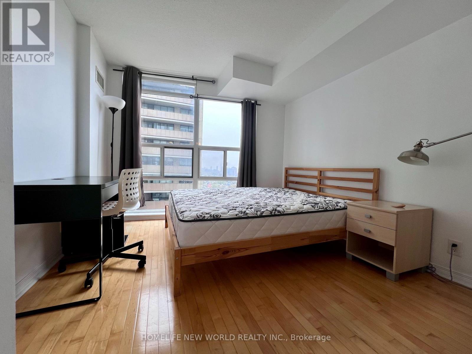 1303 - 736 Spadina Avenue, Toronto, Ontario  M5S 2J6 - Photo 4 - C12907826