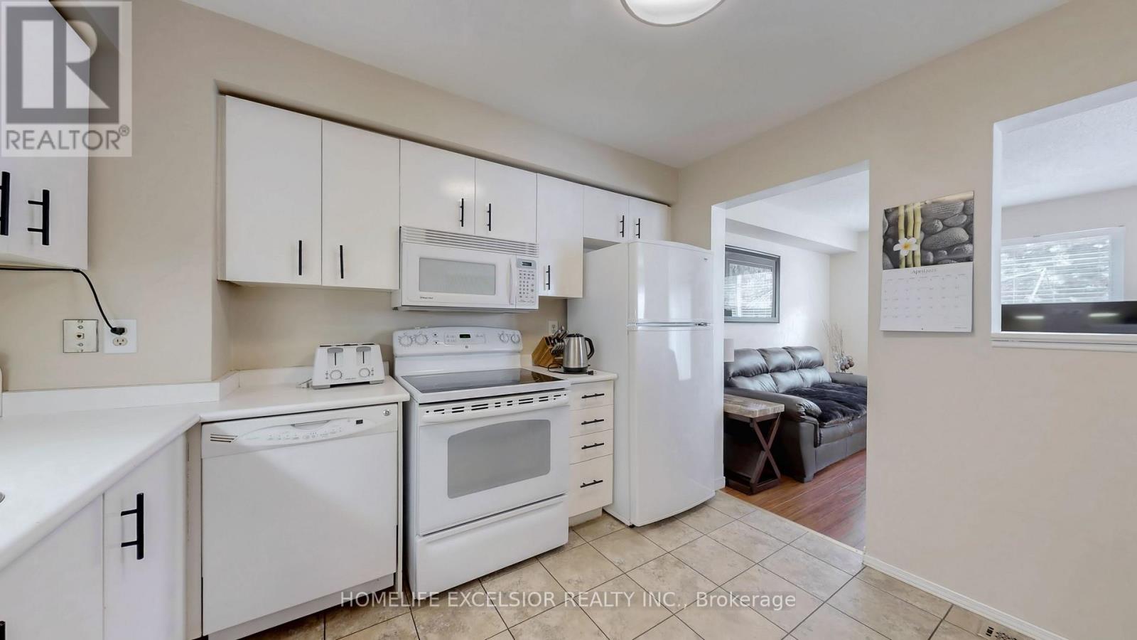 1 - 579 Gibney Crescent, Newmarket, Ontario L3X 1Y3 - Photo 12 - N12907832