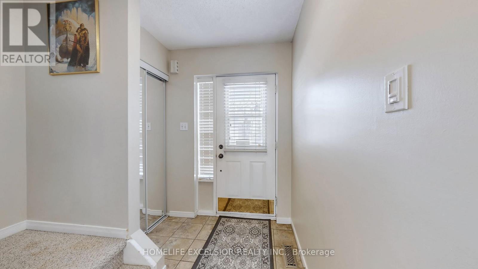 1 - 579 Gibney Crescent, Newmarket, Ontario L3X 1Y3 - Photo 4 - N12907832