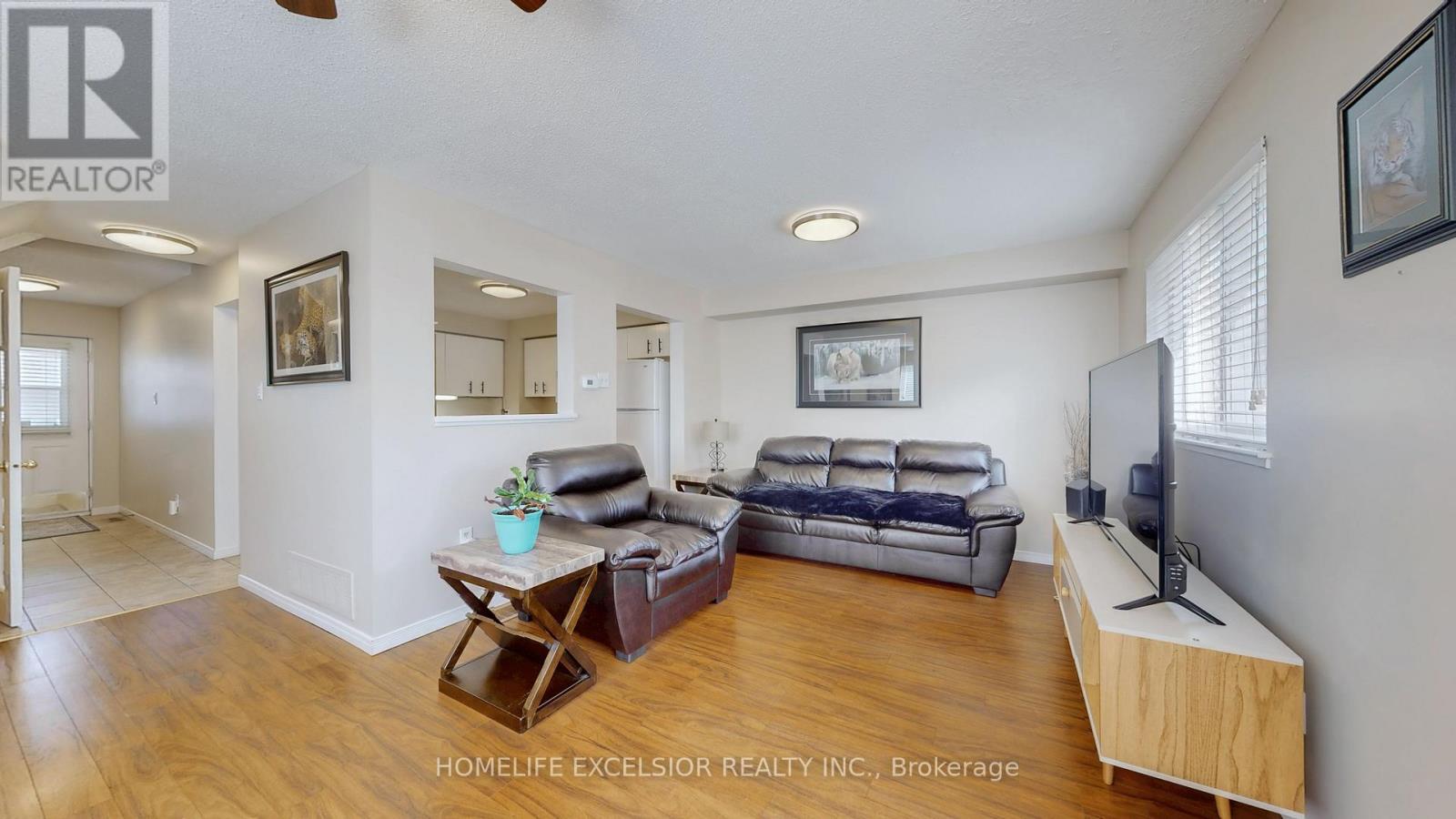 1 - 579 Gibney Crescent, Newmarket, Ontario L3X 1Y3 - Photo 8 - N12907832