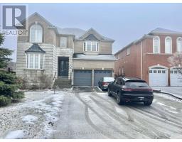 18 FOUNTAIN COURT, Richmond Hill, Ontario