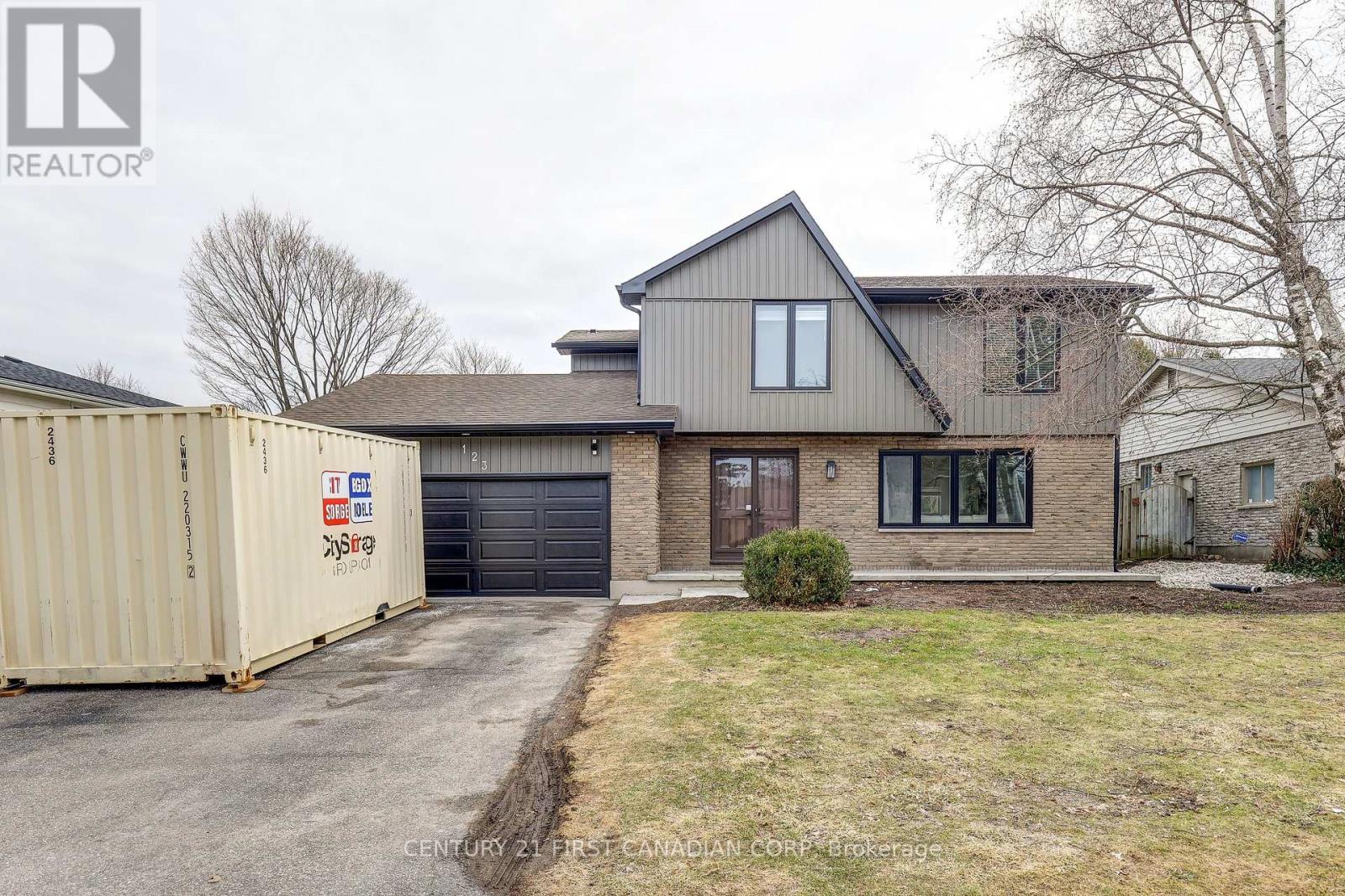 123 Hillsmount Crescent, London South, Ontario  N6K 1V6 - Photo 2 - X12907856