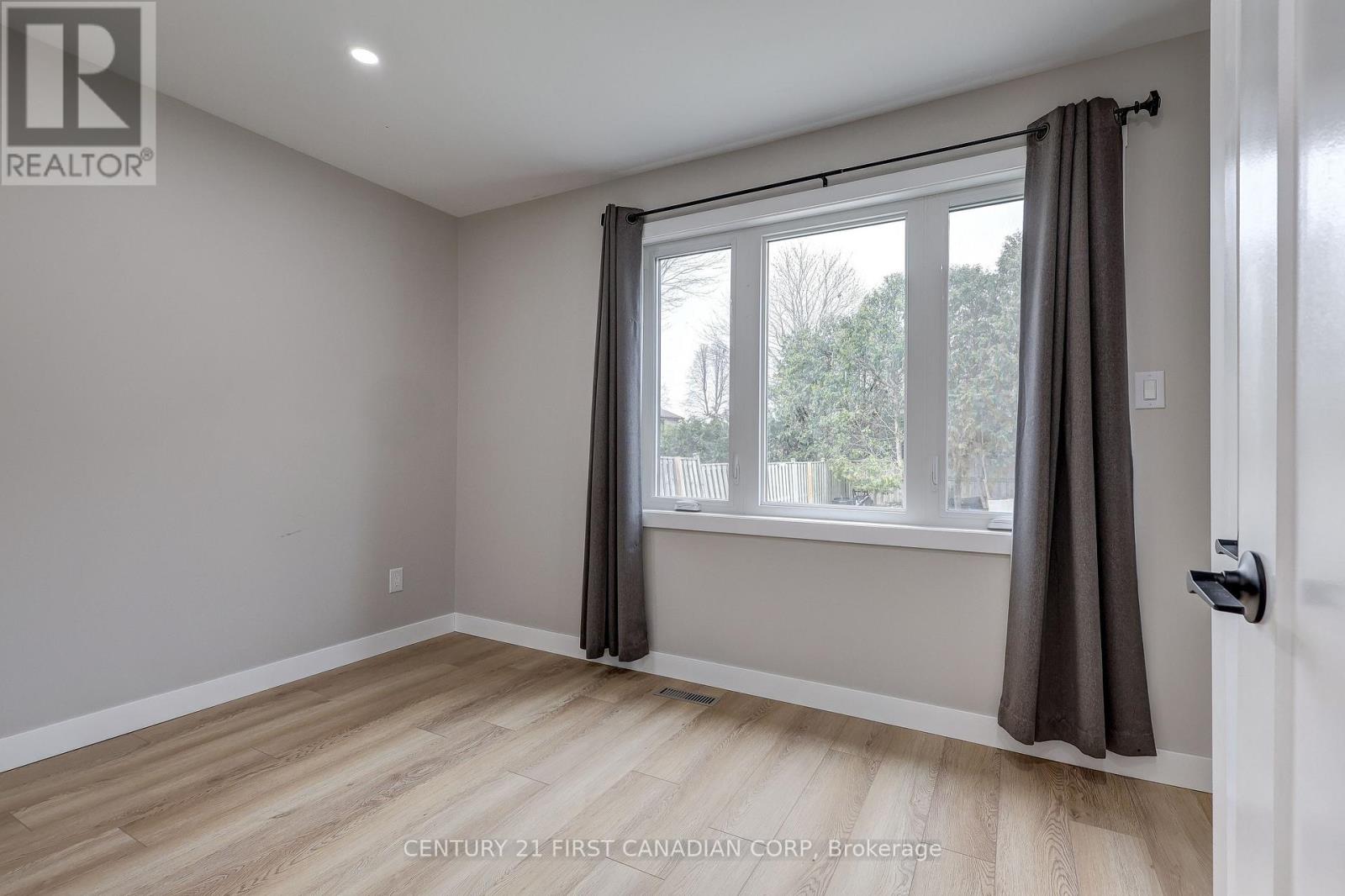 123 Hillsmount Crescent, London South, Ontario  N6K 1V6 - Photo 27 - X12907856