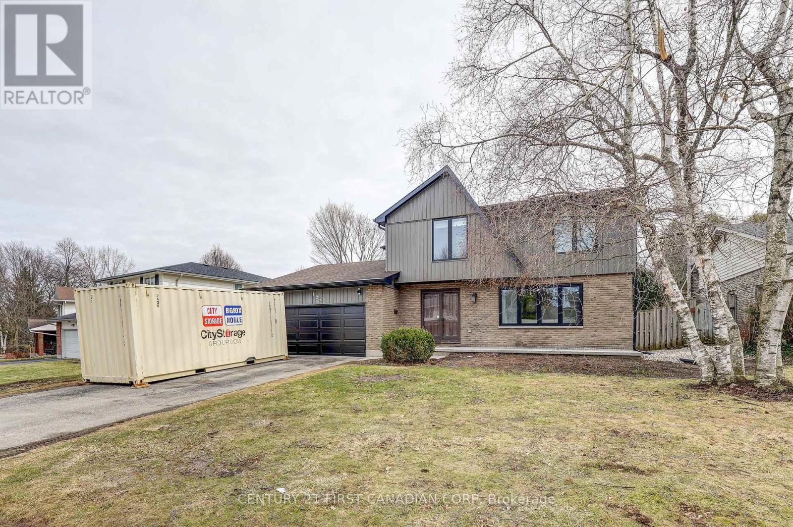 123 Hillsmount Crescent, London South, Ontario  N6K 1V6 - Photo 3 - X12907856