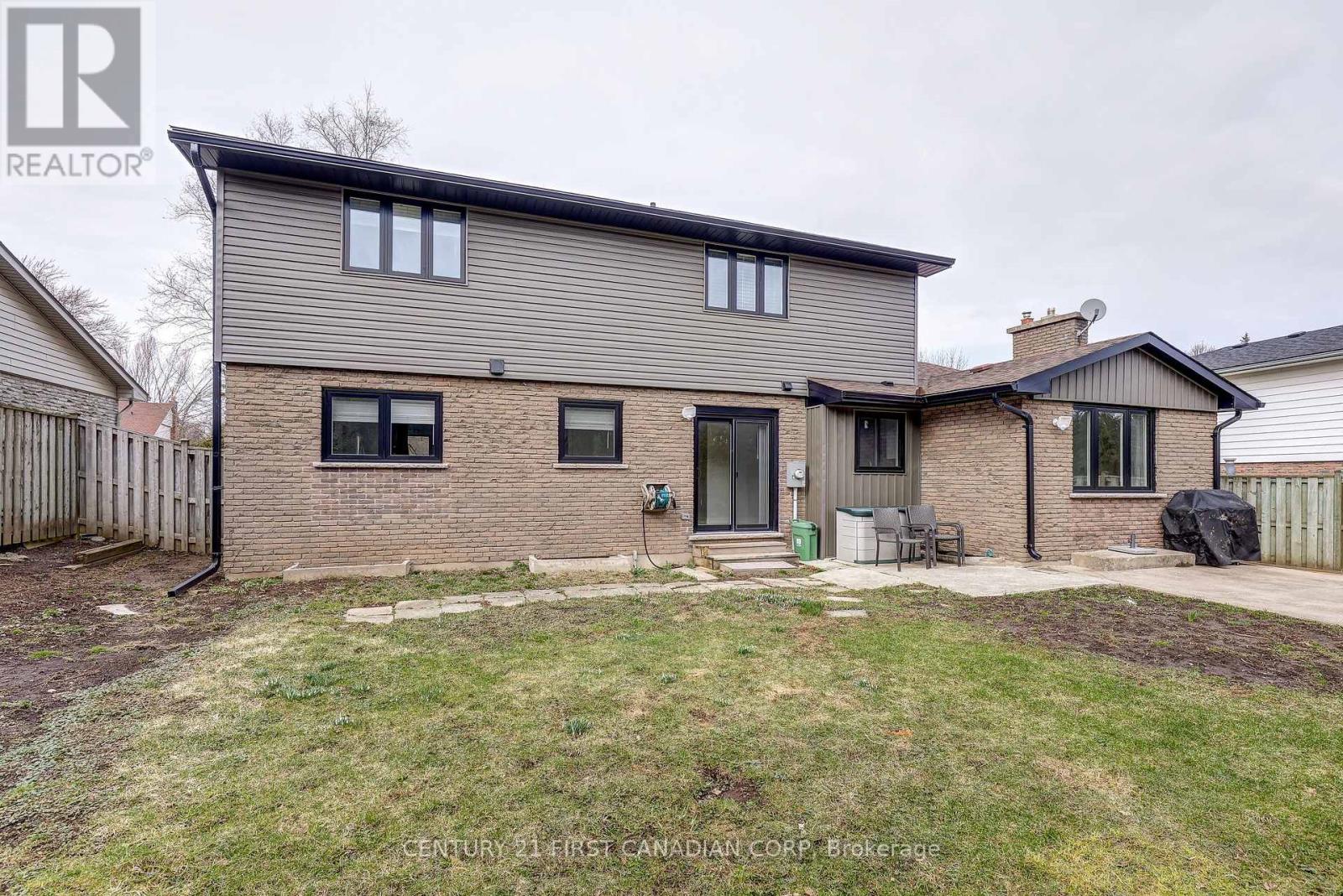 123 Hillsmount Crescent, London South, Ontario  N6K 1V6 - Photo 49 - X12907856