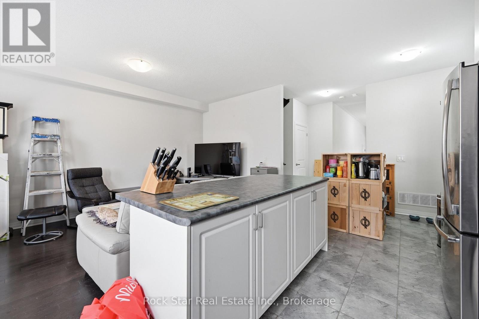 4042 Maitland Street, Lincoln, Ontario  L3J 0R6 - Photo 10 - X12907894