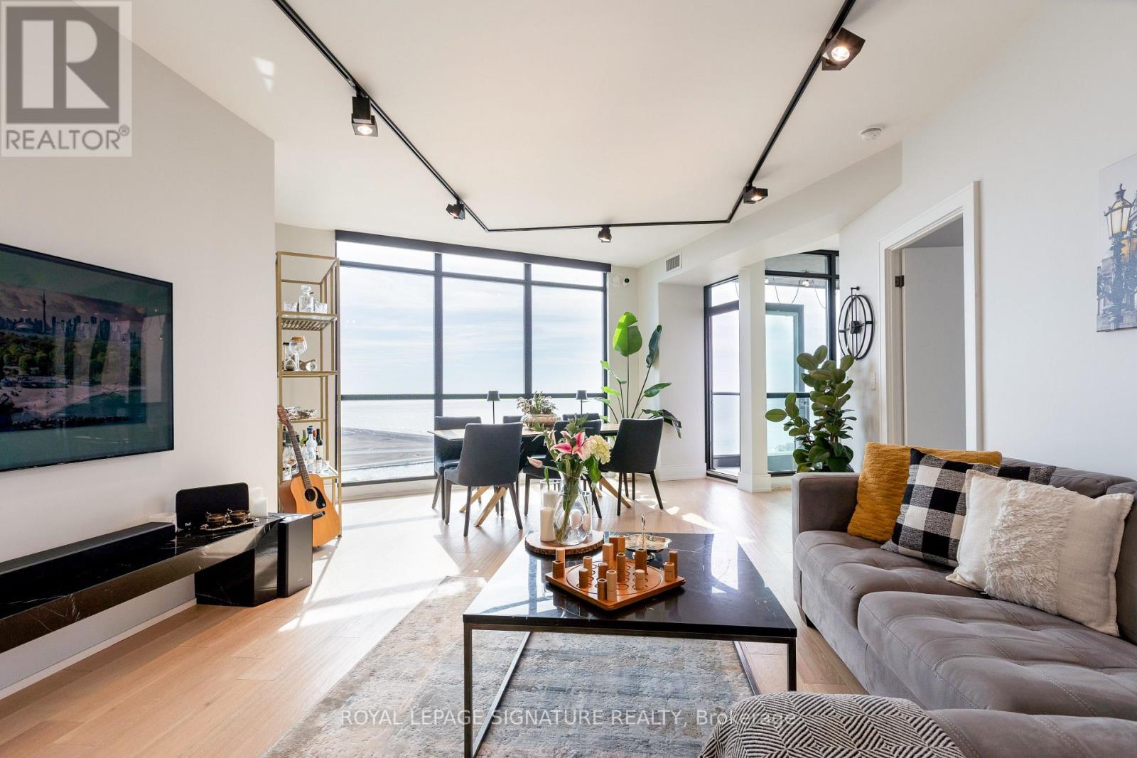 3609 - 219 Fort York Boulevard, Toronto, Ontario  M5V 1B1 - Photo 2 - C12907852