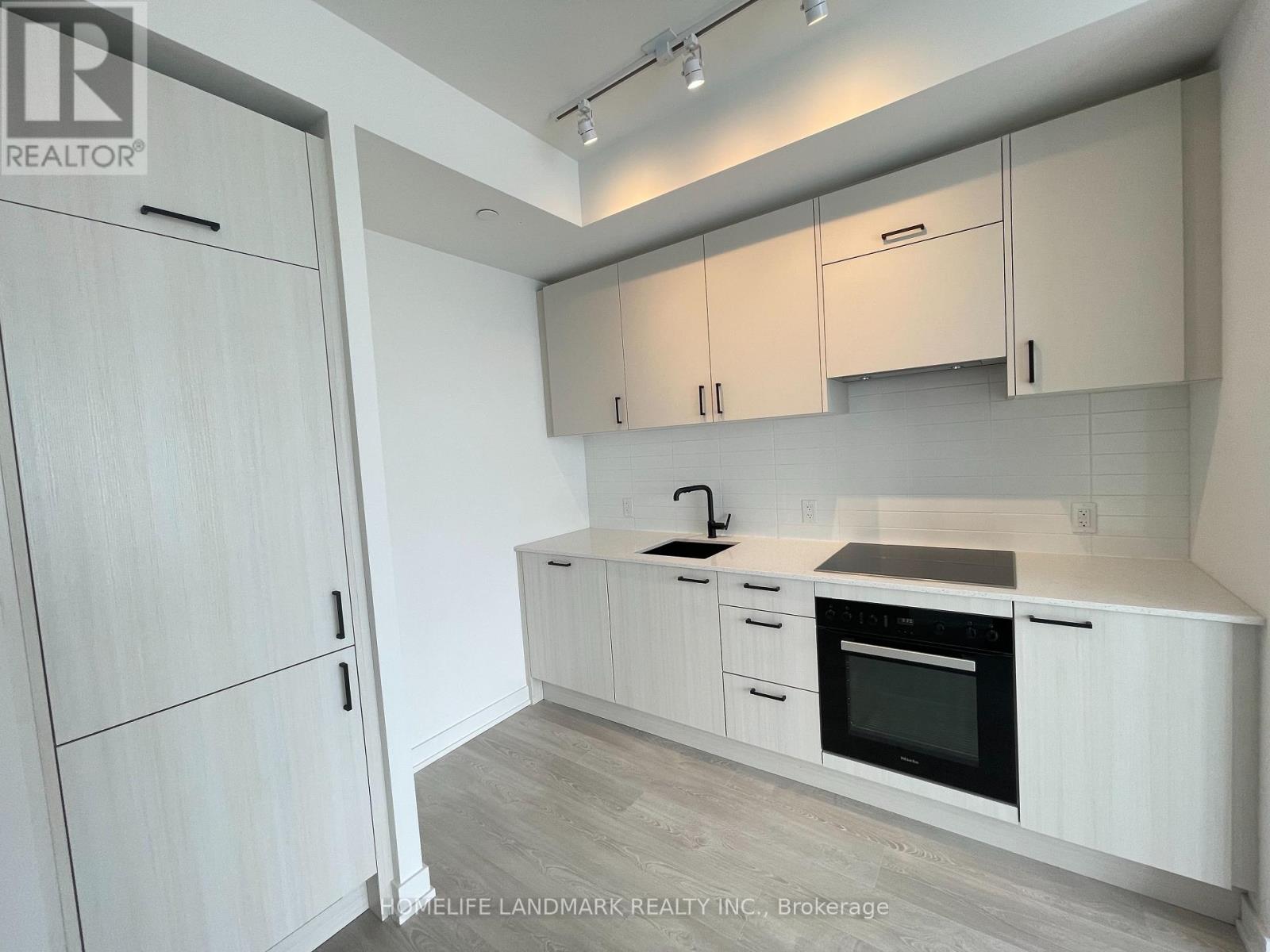 1 Quarrington Lane, Toronto, Ontario  M3C 0S4 - Photo 8 - C12907874