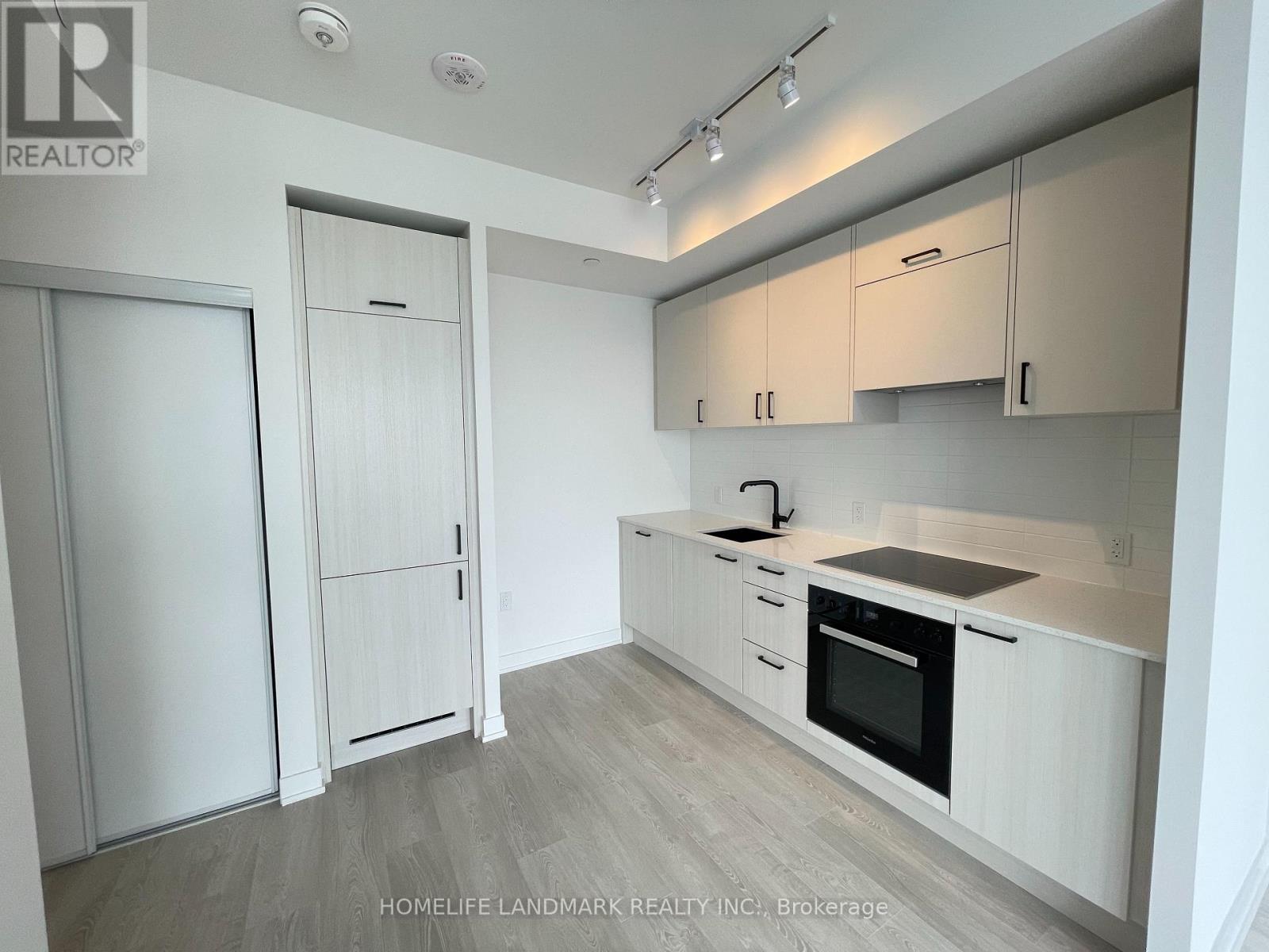 1 Quarrington Lane, Toronto, Ontario  M3C 0S4 - Photo 9 - C12907874