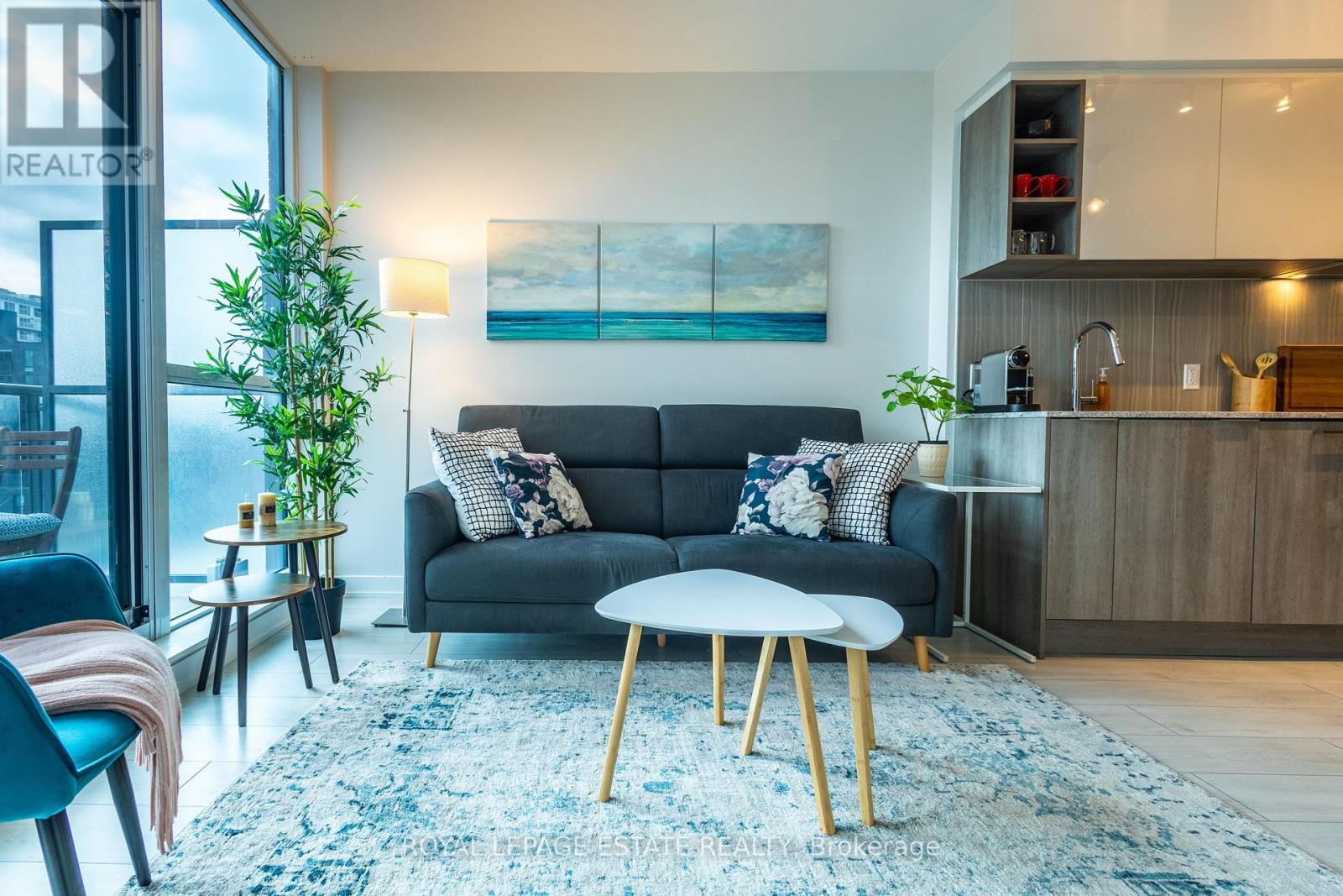 657 - 31 TIPPETT ROAD, Toronto, Ontario