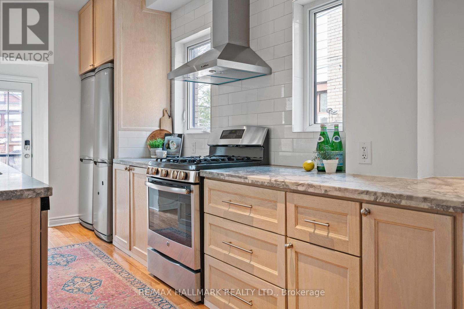 17 Mountnoel Avenue, Toronto, Ontario  M4J 1H7 - Photo 12 - E12907838