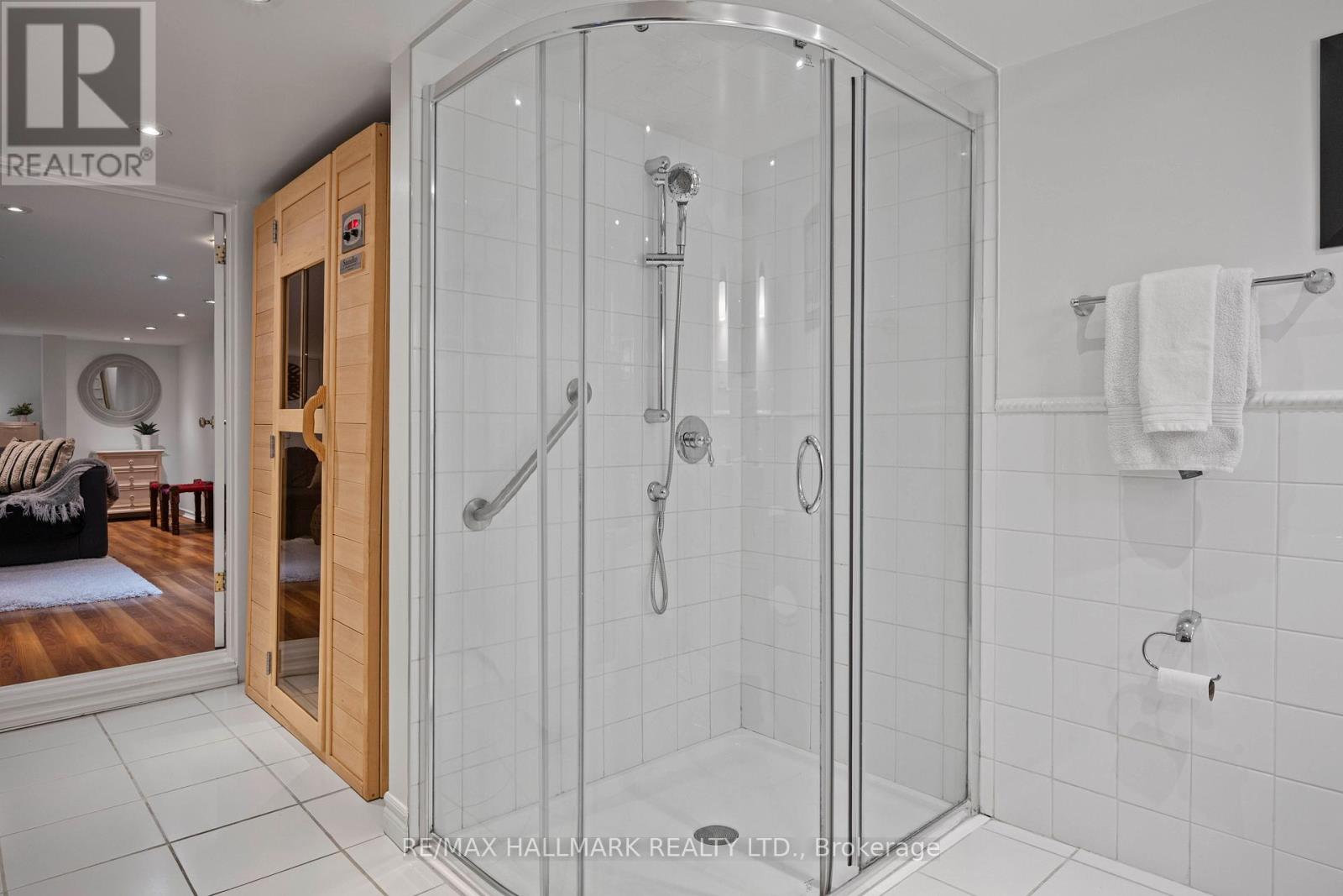 17 Mountnoel Avenue, Toronto, Ontario  M4J 1H7 - Photo 33 - E12907838