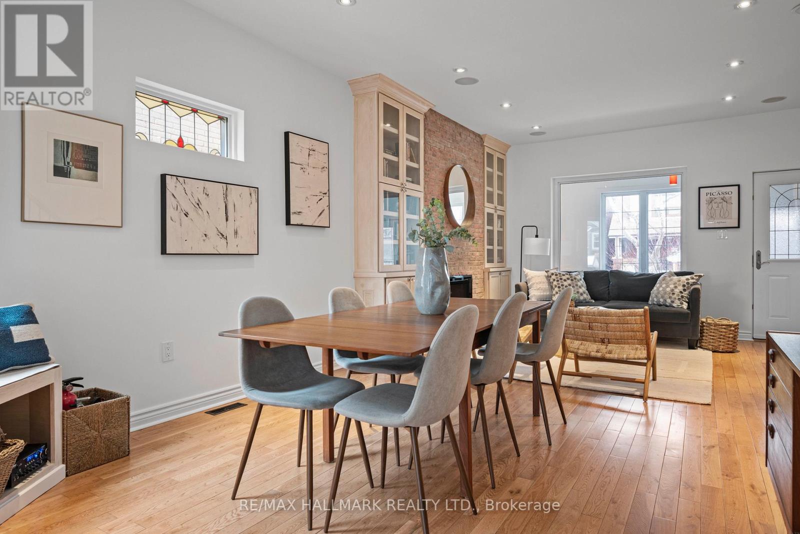 17 Mountnoel Avenue, Toronto, Ontario  M4J 1H7 - Photo 9 - E12907838