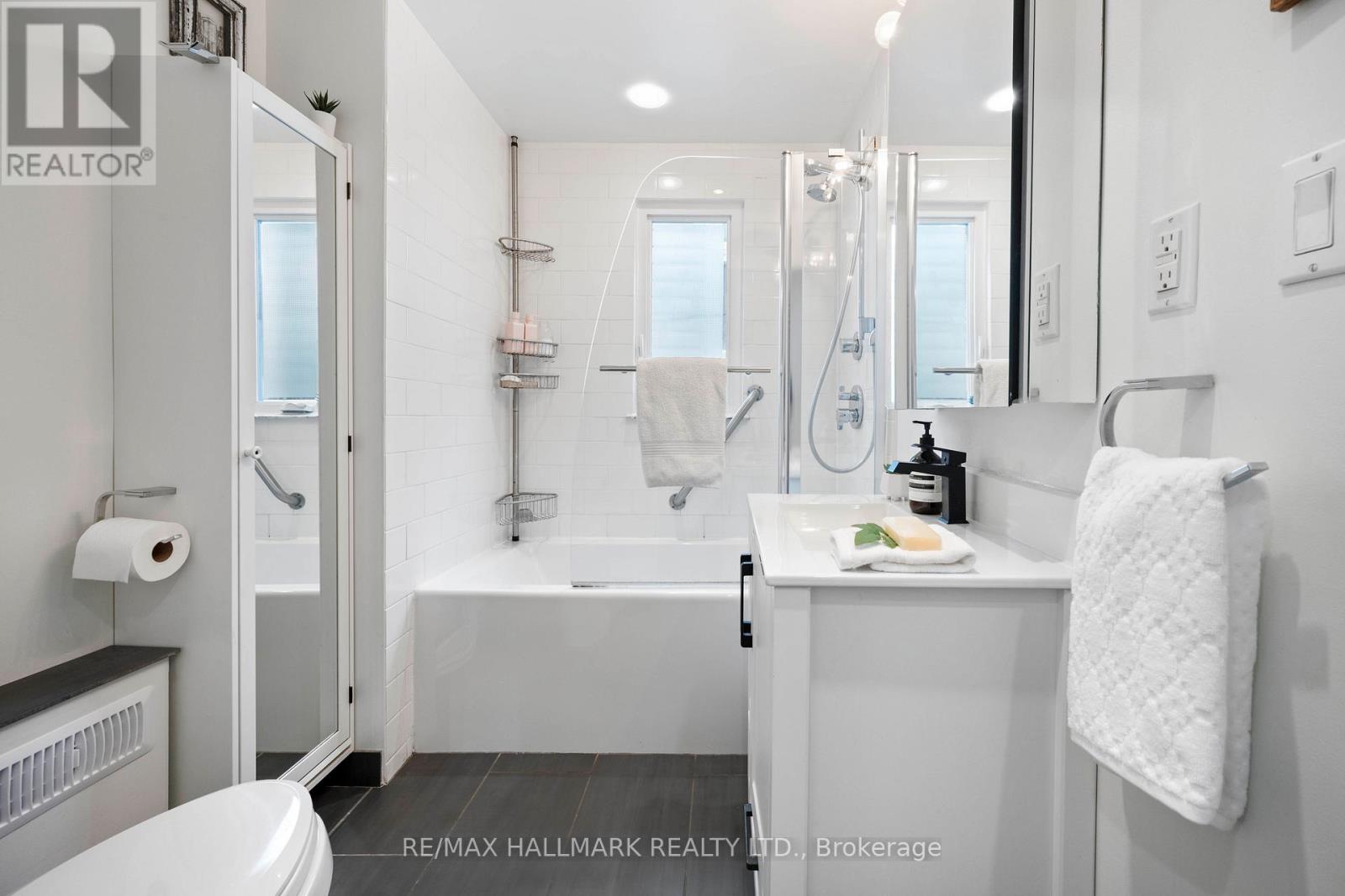 64 Chatham Avenue, Toronto, Ontario  M4J 1K6 - Photo 19 - E12907844