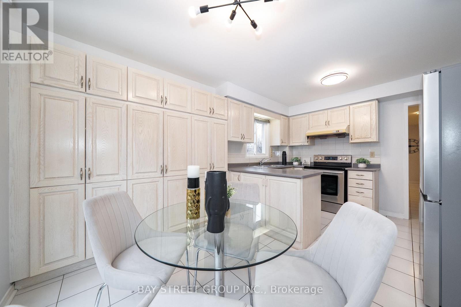 80 Summitcrest Drive, Richmond Hill, Ontario  L4S 1A8 - Photo 21 - N12907842