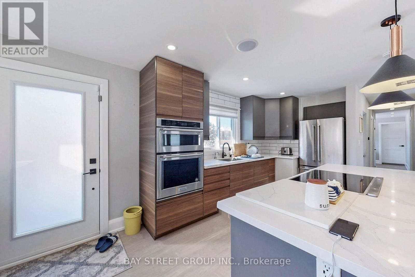 646 Simcoe Road, Bradford West Gwillimbury, Ontario  L3Z 4A9 - Photo 6 - N12907866