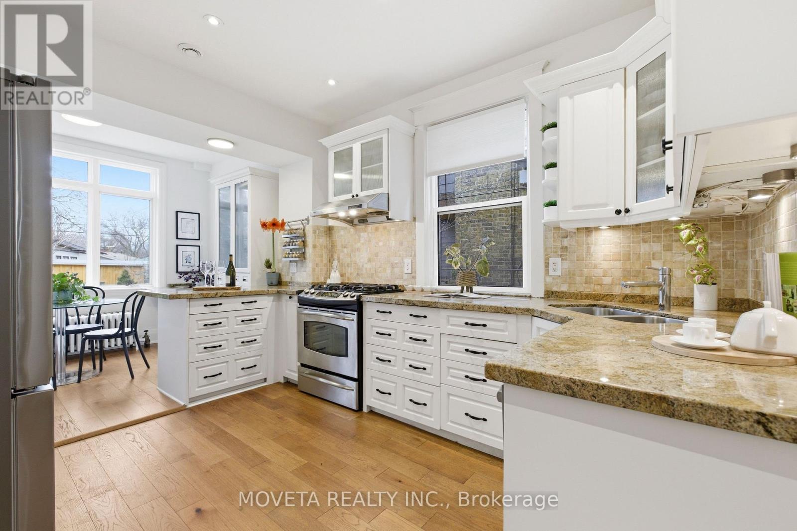 25 Glenholme Avenue N, Toronto, Ontario  M6H 3A8 - Photo 14 - W12907870