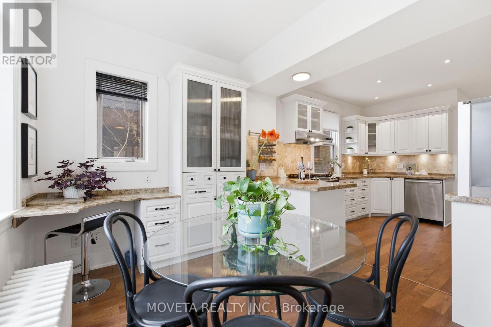 25 Glenholme Avenue N, Toronto, Ontario  M6H 3A8 - Photo 15 - W12907870