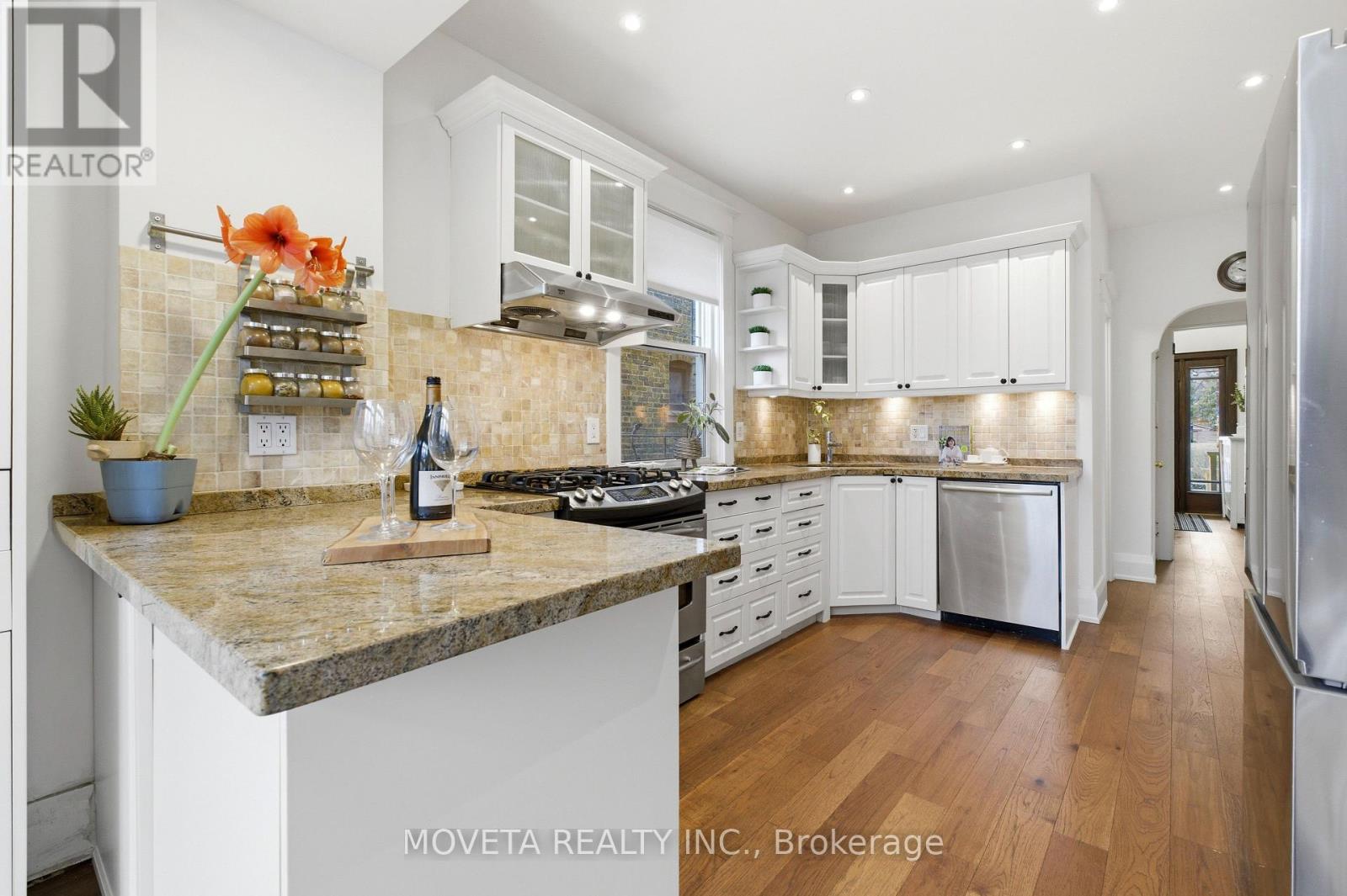 25 Glenholme Avenue N, Toronto, Ontario  M6H 3A8 - Photo 17 - W12907870