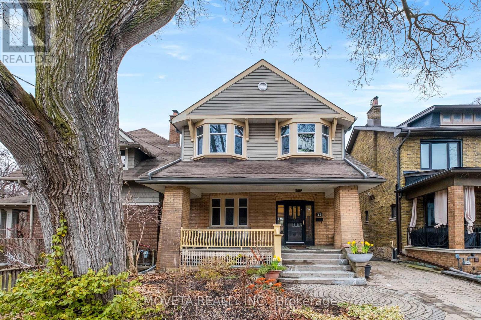 25 Glenholme Avenue N, Toronto, Ontario  M6H 3A8 - Photo 2 - W12907870