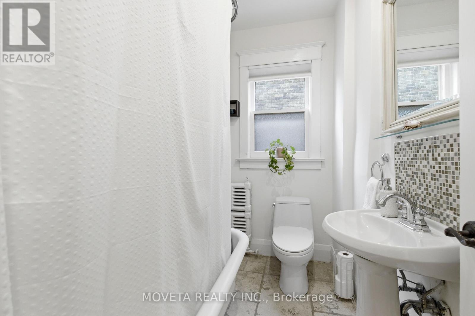 25 Glenholme Avenue N, Toronto, Ontario  M6H 3A8 - Photo 32 - W12907870