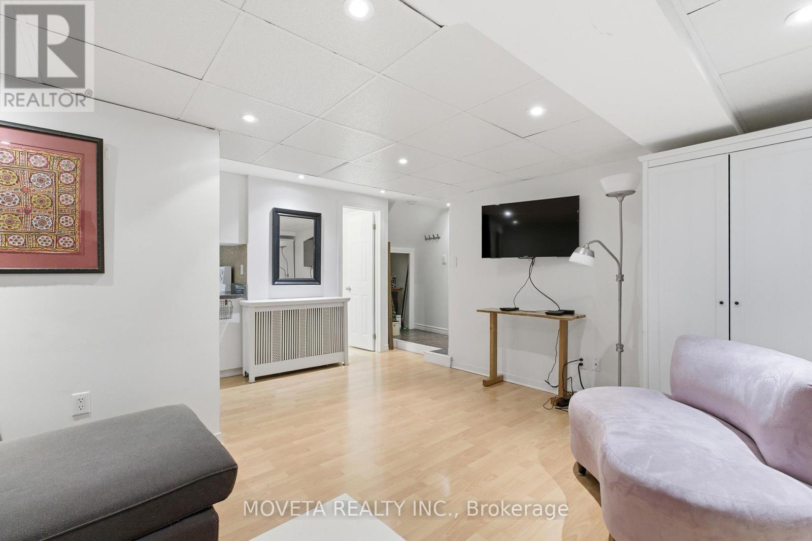 25 Glenholme Avenue N, Toronto, Ontario  M6H 3A8 - Photo 35 - W12907870