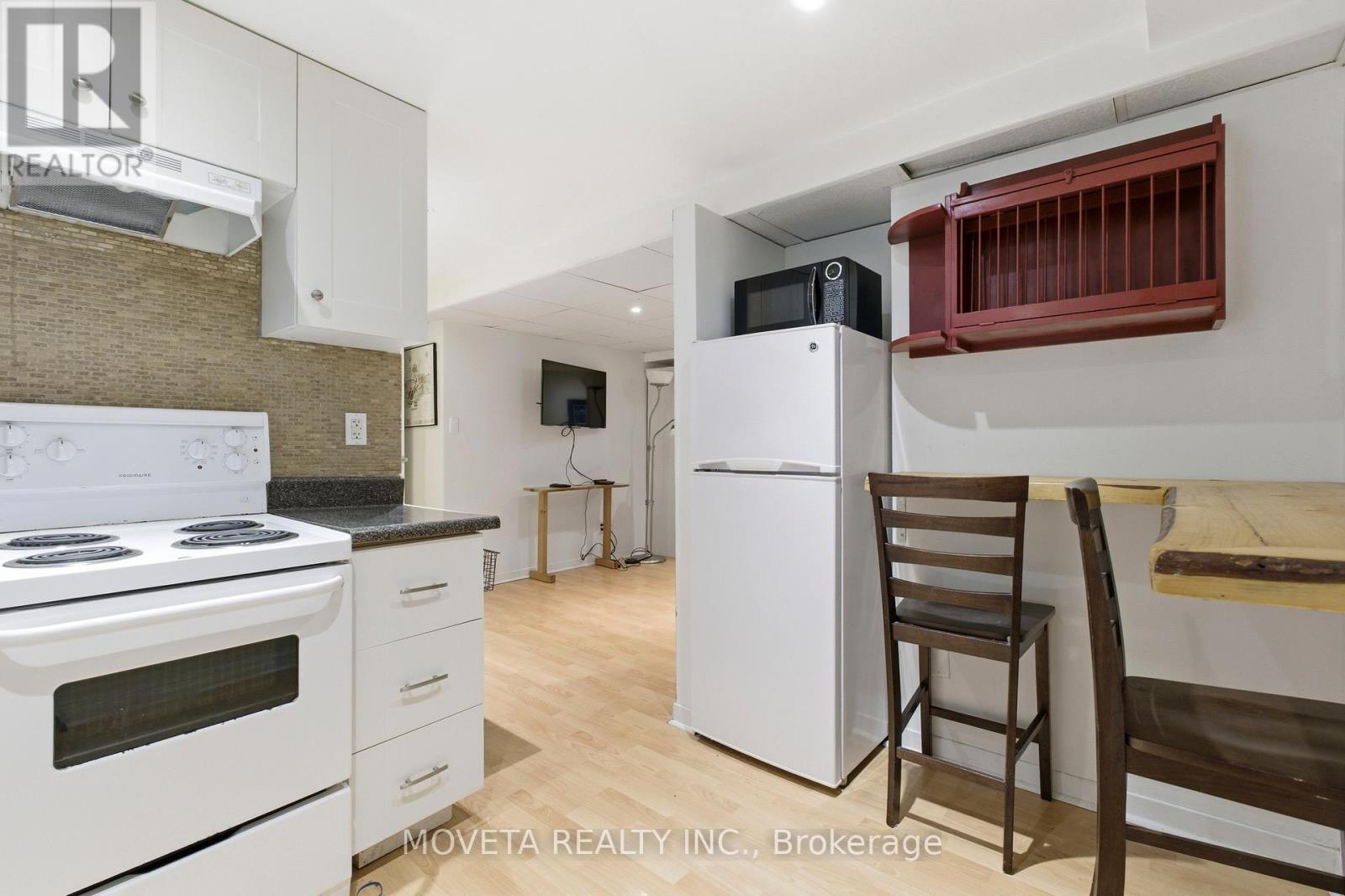 25 Glenholme Avenue N, Toronto, Ontario  M6H 3A8 - Photo 36 - W12907870