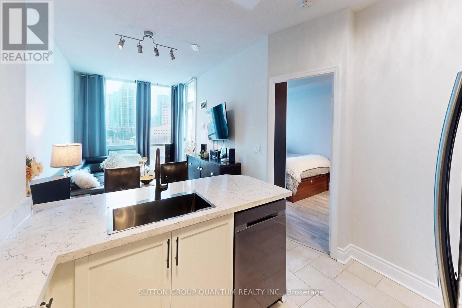 701 - 3939 Duke Of York Boulevard, Mississauga, Ontario  L5B 4N2 - Photo 14 - W12907872