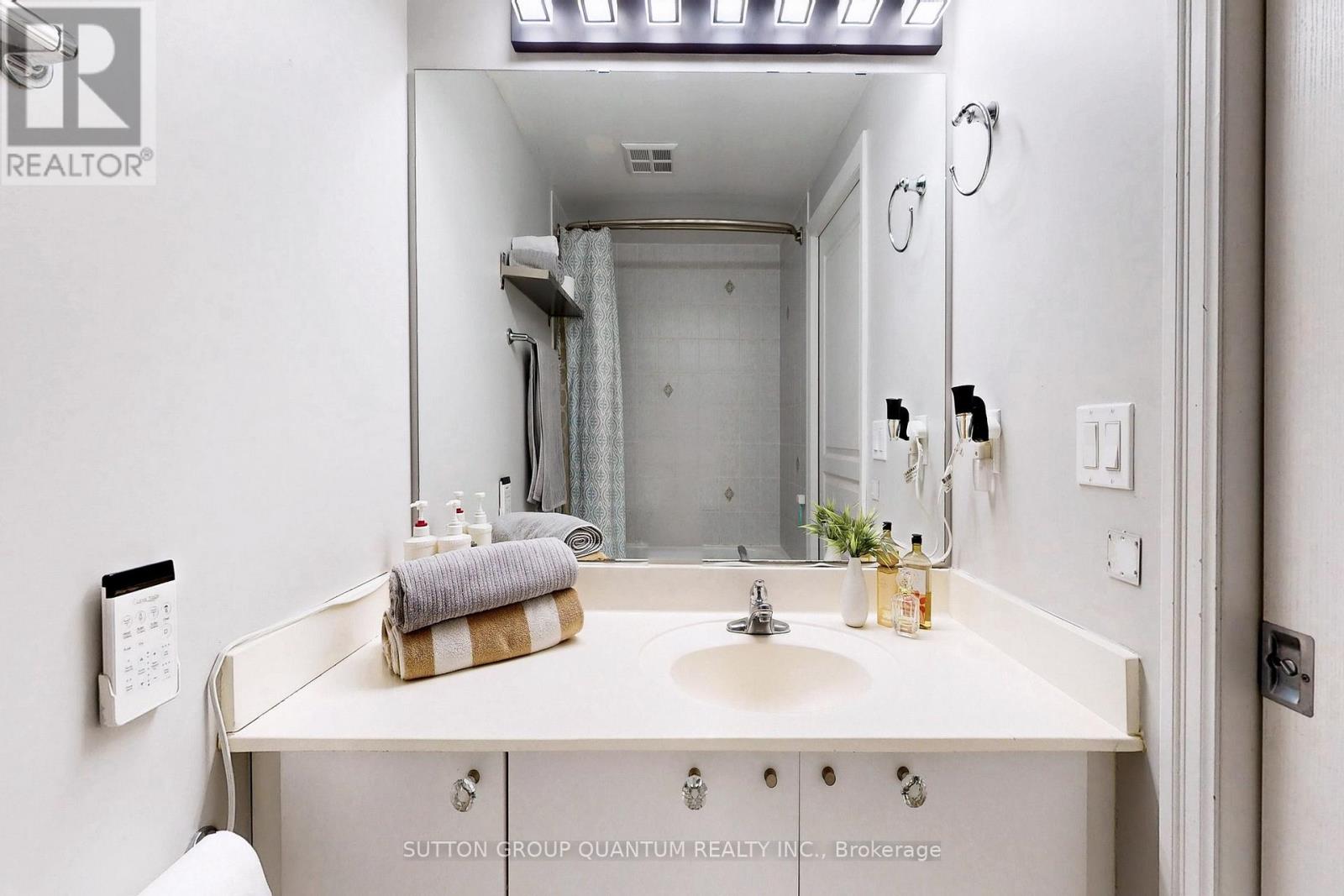 701 - 3939 Duke Of York Boulevard, Mississauga, Ontario  L5B 4N2 - Photo 18 - W12907872