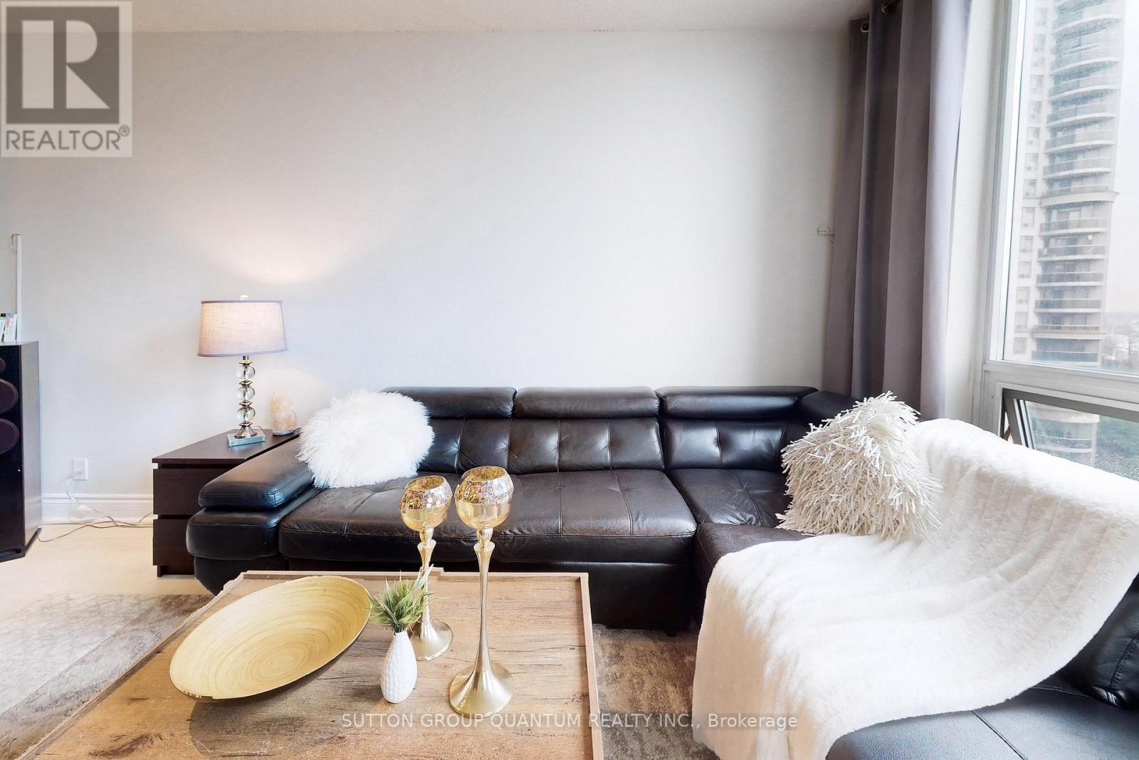 701 - 3939 Duke Of York Boulevard, Mississauga, Ontario  L5B 4N2 - Photo 8 - W12907872