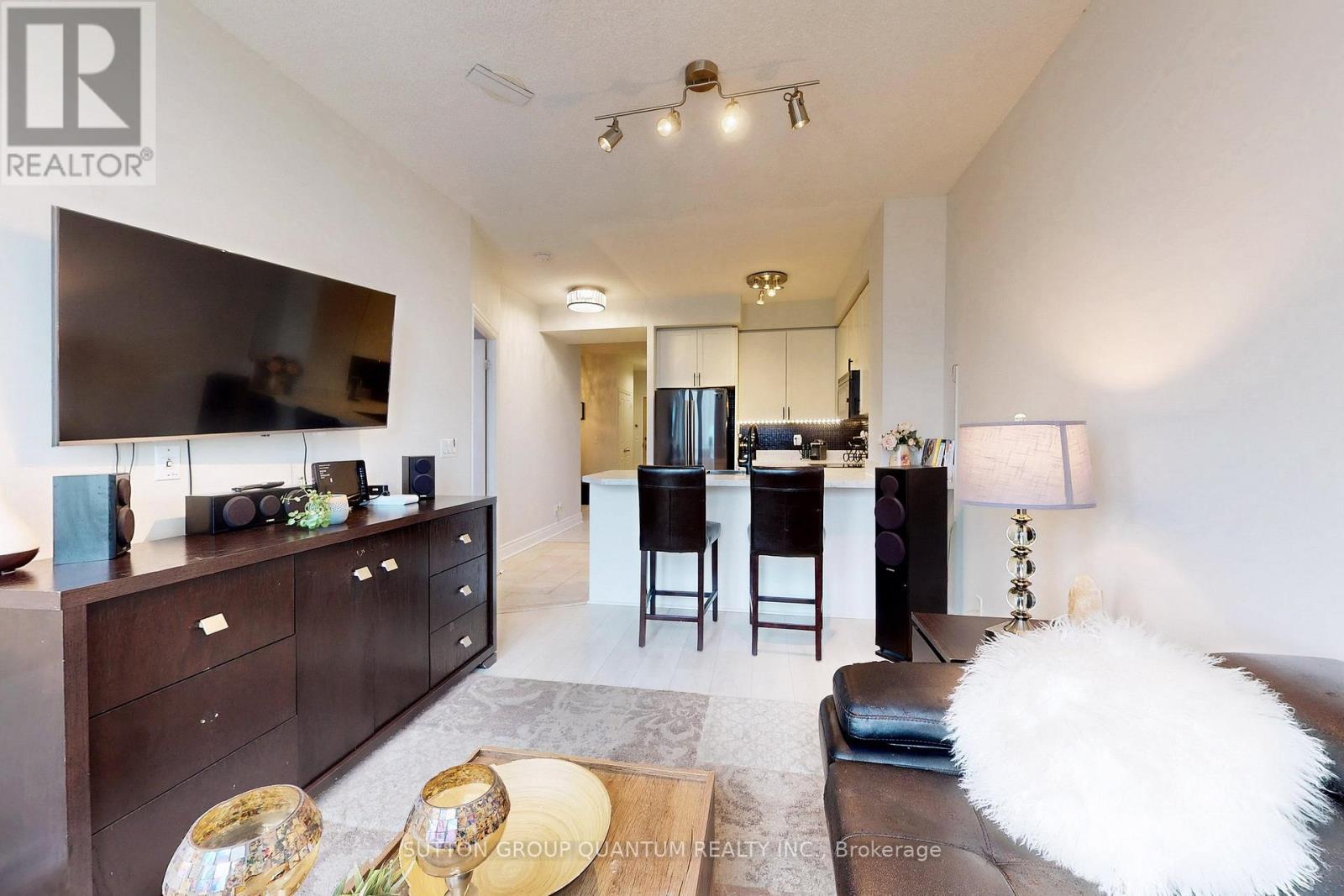 701 - 3939 Duke Of York Boulevard, Mississauga, Ontario  L5B 4N2 - Photo 9 - W12907872