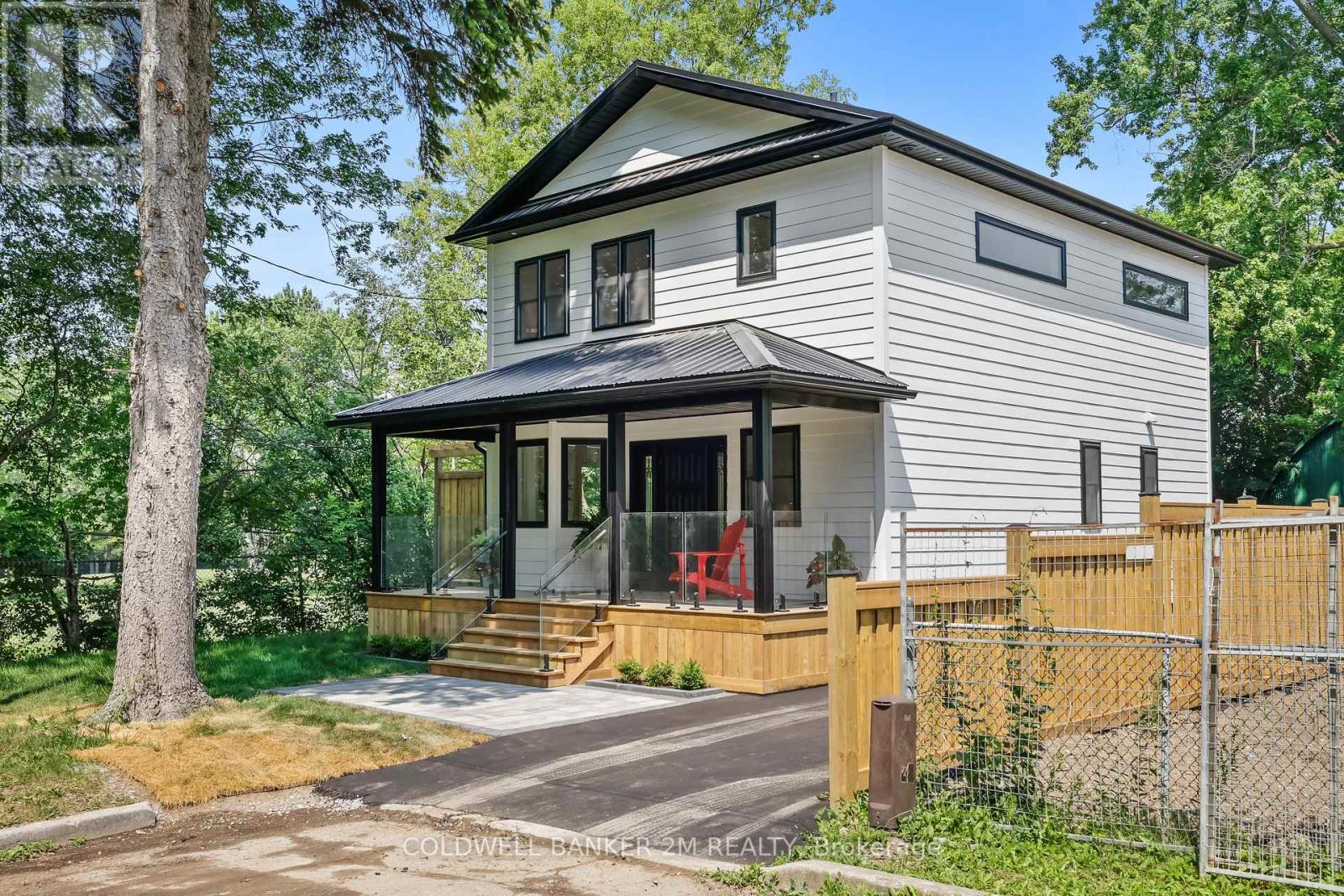 128 Buckingham Avenue, Oshawa, Ontario  L1G 2K5 - Photo 4 - E12661372