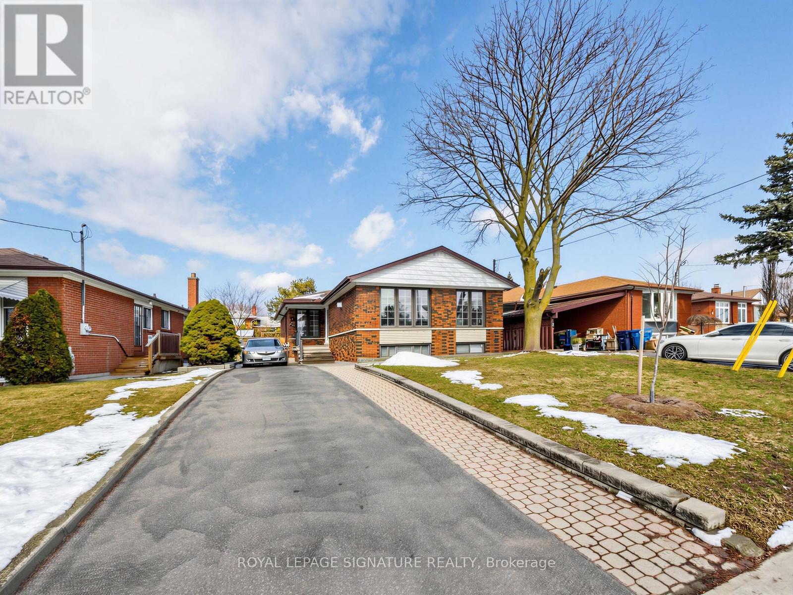 44 LOWCREST BOULEVARD, Toronto, Ontario