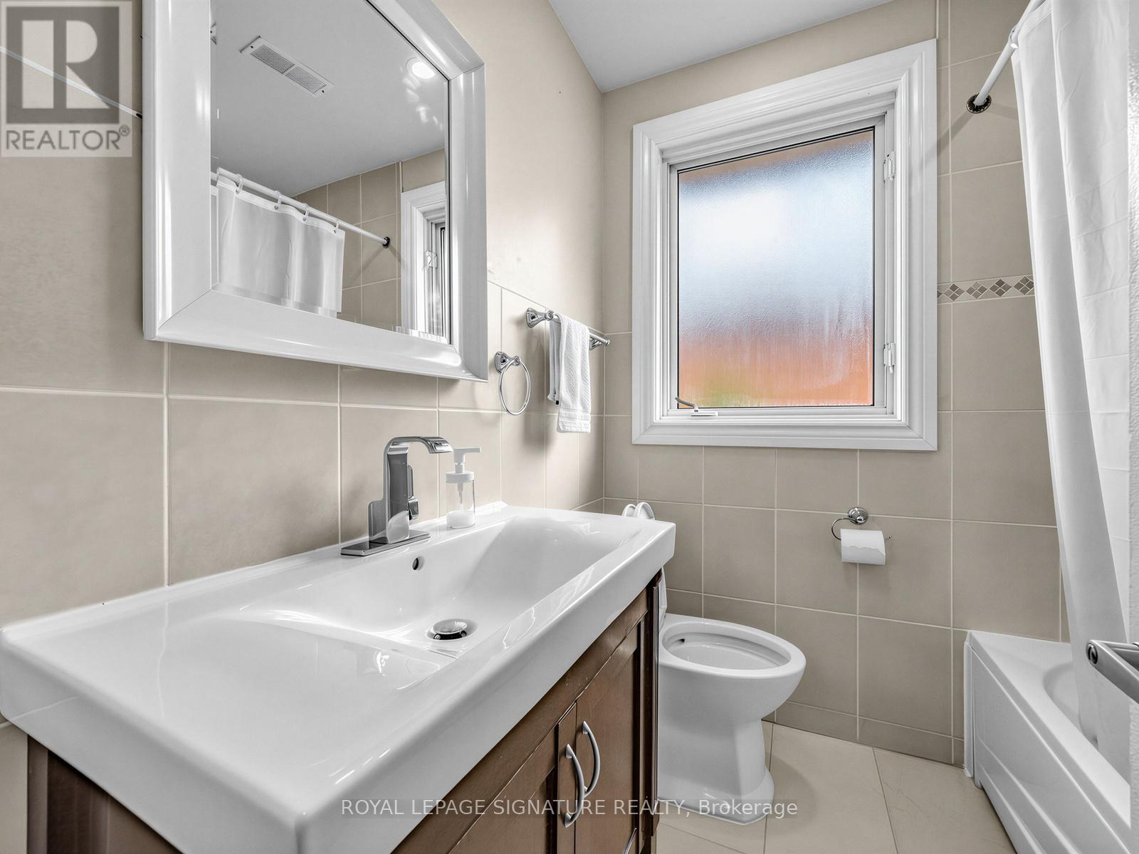 44 Lowcrest Boulevard, Toronto, Ontario  M1T 1K5 - Photo 19 - E12907910