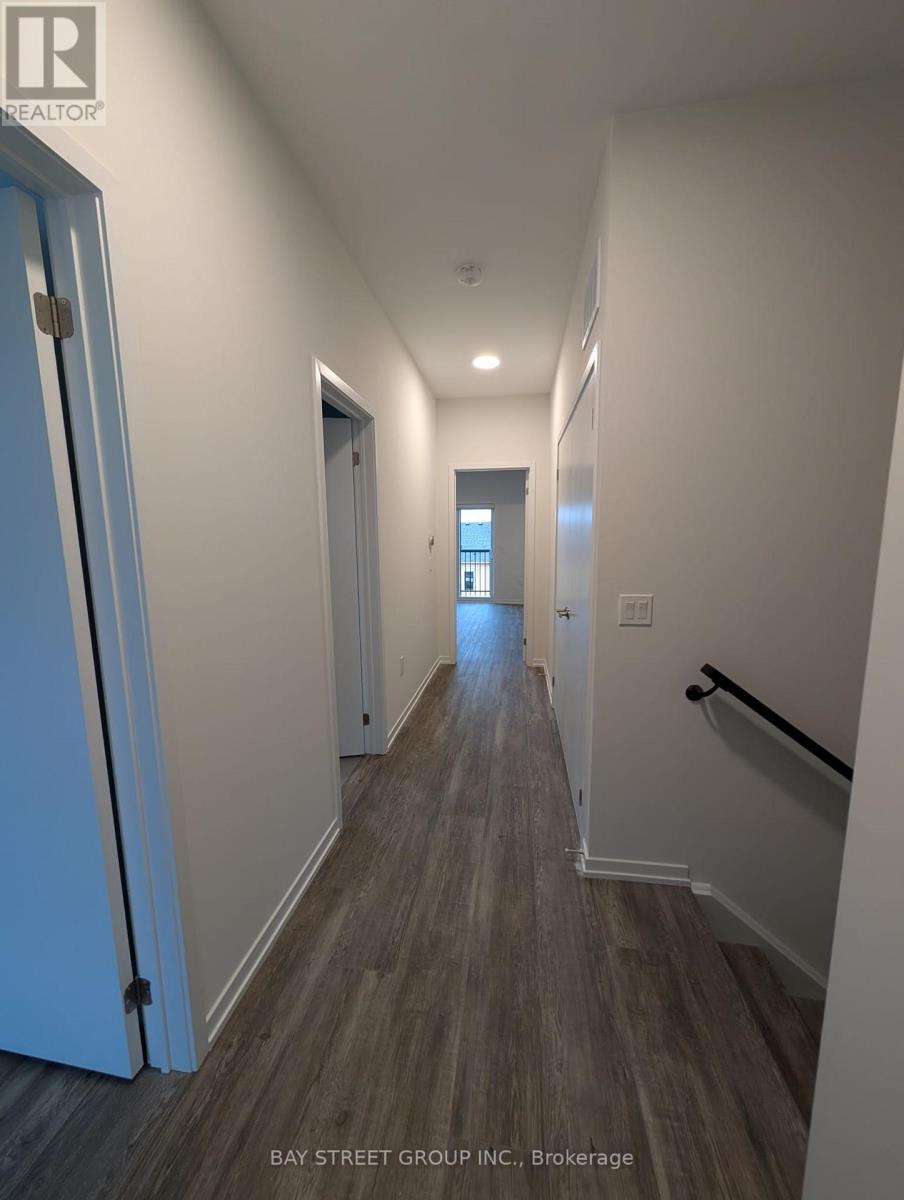 23 Helmkay Avenue, Richmond Hill, Ontario  L4E 3R4 - Photo 11 - N12907928