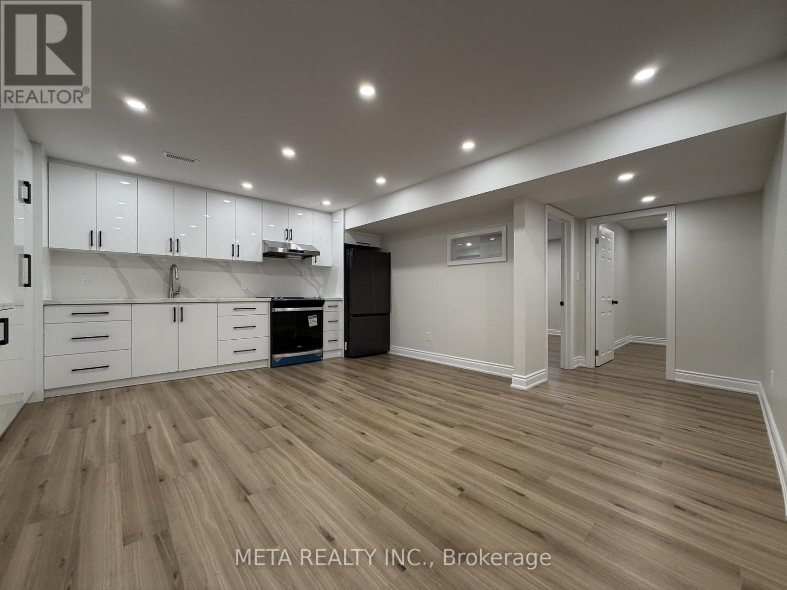 27 Belay Bend, East Gwillimbury, Ontario  L9N 0V8 - Photo 7 - N12907930