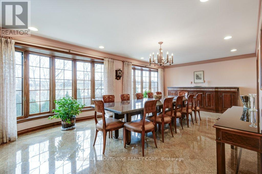 17 Duffield Road, Toronto, Ontario  M9P 3C8 - Photo 4 - W12907904