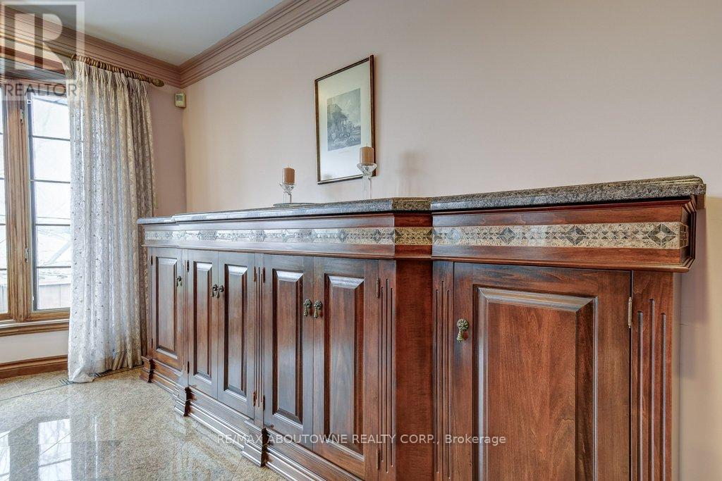 17 Duffield Road, Toronto, Ontario  M9P 3C8 - Photo 6 - W12907904