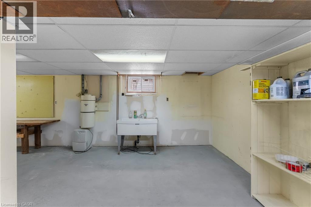 3935 St Peter Avenue, Niagara Falls, Ontario  L2J 2N9 - Photo 29 - 40813693